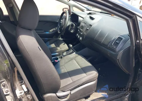 2017 Kia Forte Lx z USA, uszkodzony, nr VIN 3KPFK4A79HE158573